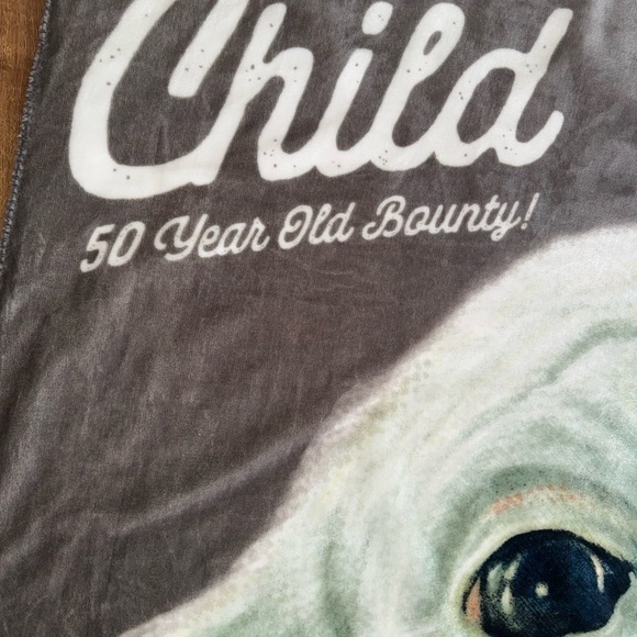 Baby Yoda warm blanket - Picture 2 of 5